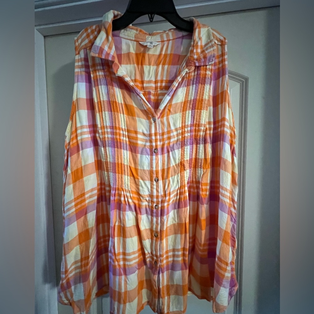 Sleeveless button down